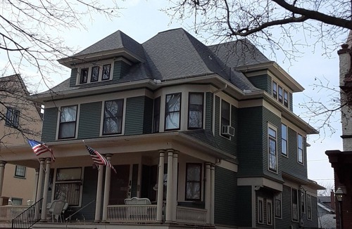 Downtown Toledo House | 4 poster Queen Bed upstairs in Historic Victorian Inn