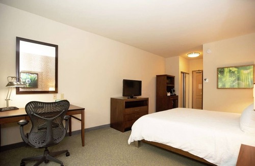 Covington Hotel | 4 Rooms Near Shops & Dining in Covington Perfect for Families and Groups