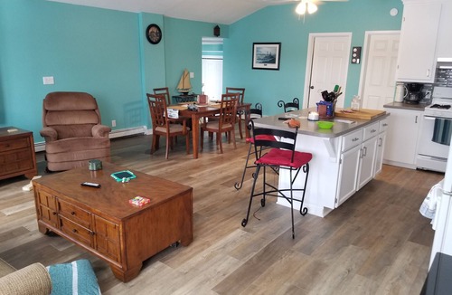 Alto Cottage | 4 Season newly remodeled all sport lake cottage w/nearby golfing & snowmobiling