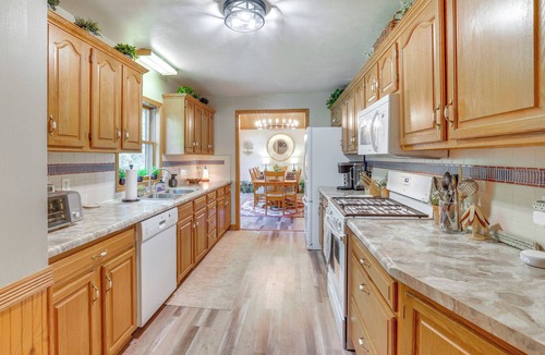 Hesperia House | 40-Acre Waterfront Retreat on the White River!