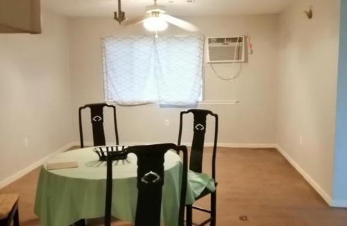 Tougaloo House | 4105 ENTIRE Happy House with Laundry RM