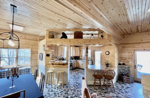 Central Lake House | 4bd/5ba Luxe Log Cabin - Sunset View of Torch Lake, Hiking Trails, Premier Golf