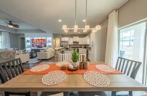 Ocala House | 4BD Family Retreat on 1 Acre with Fire Pit & 9 Min to WEC