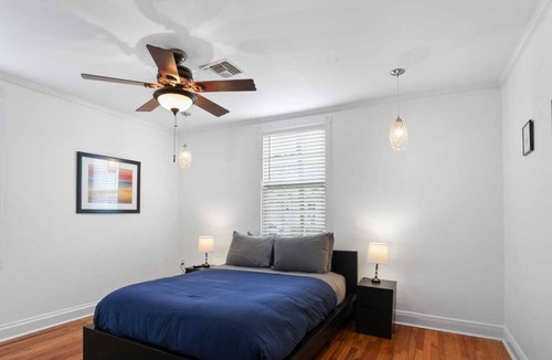 Metairie House | 4BD Metairie retreat with driveway and yard!