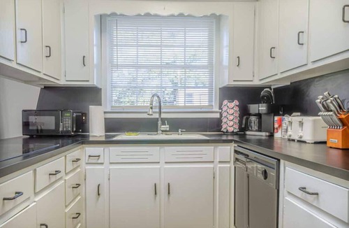 Fortson House | 4BR 1300sqft Foosball Game Room Near Ft Moore