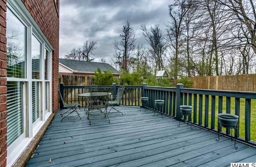 Taylorville House | 4BR 3.5BA 3400 ft2 home with short drive to campus