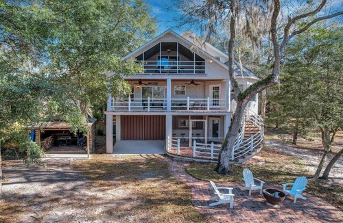 Waynesville House | 4BR/3BA Cabin on Satilla River | Sleeps 12 | Adventure Awaits