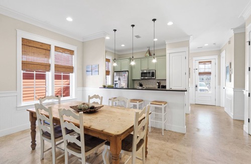Sandestin House | 4BR Cottage with SIX SEAT Golf Cart! Steps to Pool, Putting Green, Beach Tram