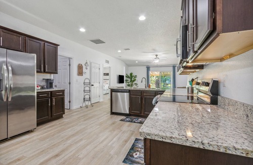 Westside House | 4BR Home w/Private Fenced Yard, Firepit & Dogs OK