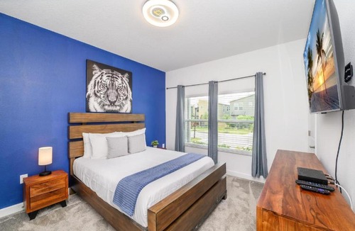 Four Corners House | 4BR Resort Home Pool Gym & Disney Minutes Away