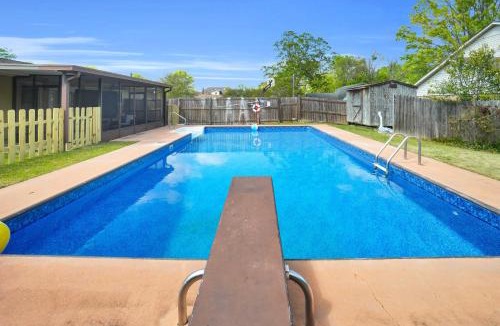 Gunter Afs House | 4BR with Pool , Grill , Relaxing and Family Friendly