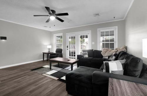 Gunter Afs House | 4BR with Pool , Grill , Relaxing and Family Friendly