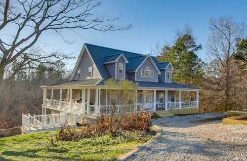 Waterloo House | 5-Acre Hideaway on Pickwick Lake: Great for Groups