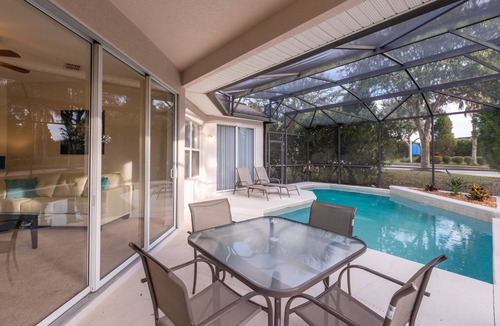 Tuscan Ridge Villa | 5 bed 3.5 bath spacious villa with free solar heated pool, sleeps 11 near Disney