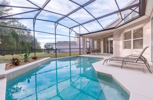 Tuscan Ridge Villa | 5 bed 3.5 bath spacious villa with free solar heated pool, sleeps 11 near Disney