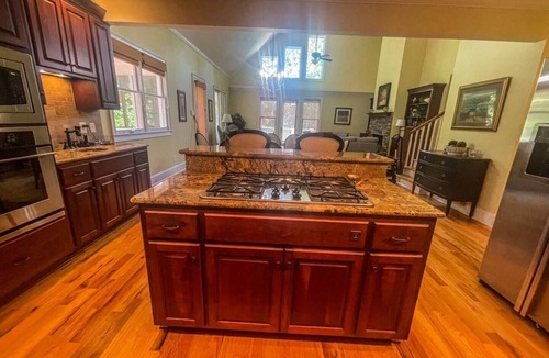 Eatonton House | 5 BED 7 BATH WITH BOAT DOCK