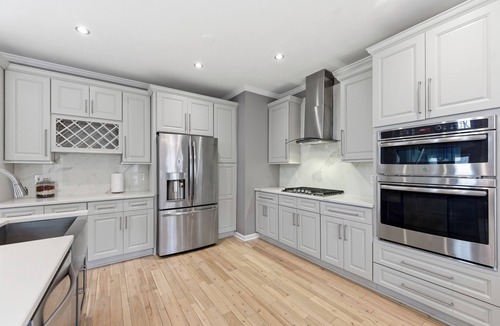 Mableton House | 5 bedrooms 3 bathrooms 16 miles to Stadium