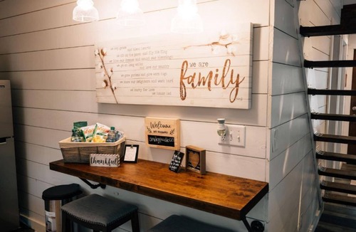 Cullman House | 5☆ Luxury Couples Retreat Wooded/Creekside