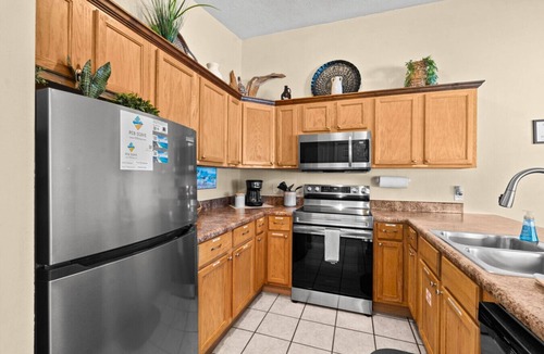 Crescent Beach House | 5 Min Walk to Sand | King Bed | Private Yard!