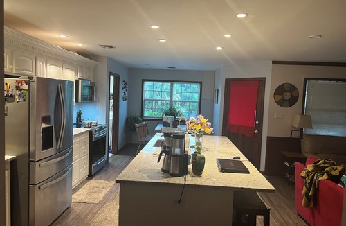 Cut Off House | 5 Star Home Cut Off, private, peaceful, comfortable, Enjoy sunsets by the pool.