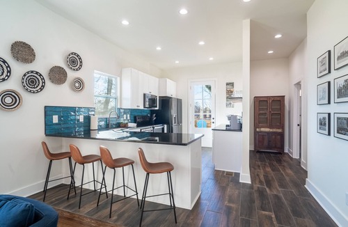 East Lake House | 5BR/4BTH Retreat, Putting Green, Walk to Restaurants!