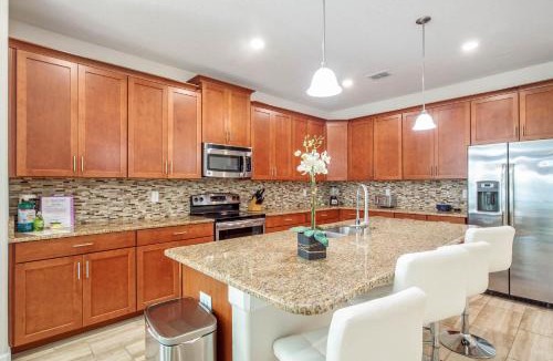 Loughman Villa | 6 bedrooms pool home Gated resort Solterra Resort