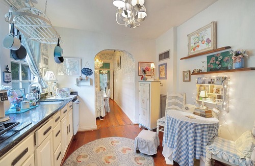 Metairie House | 6 BR/3BA Gorgeous, Historic, Charming, Trolley, French Quarter, Sleeps 12