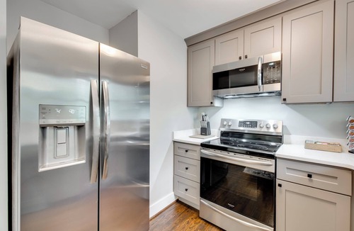 Church Street House | 6 Mi to Mercedes-Benz! Pet-Friendly Yard in ATL