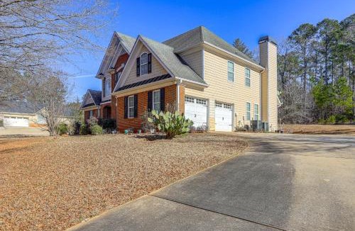 McDonough House | 6 Mi to Southern Belle Farm: Home w/Patio!