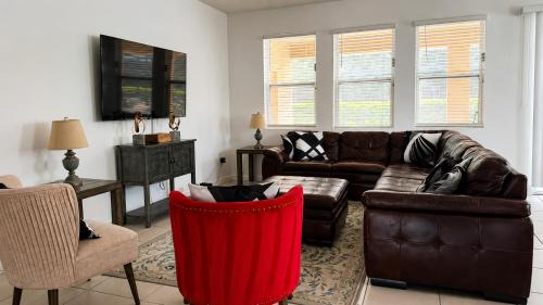 Loughman House | 6079 Spacious 7BR Family Getaway, Solterra Resort
