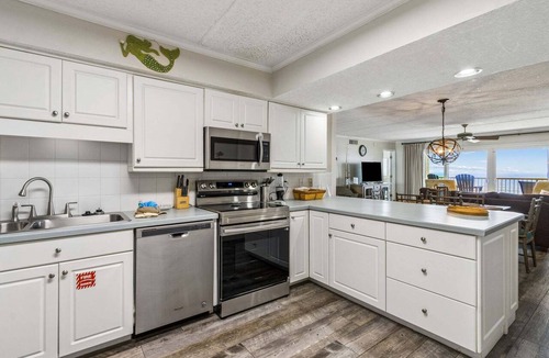Fernandina Beach Condo | 6th Floor, Oceanfront condo,easy beach access via boardwalk & exclusive fishing pier!