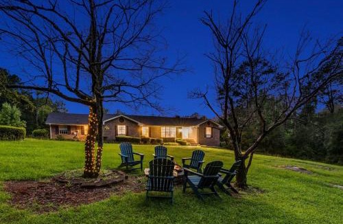 Conyers House | 7 Acres Secluded Private Estate Sleeps 16