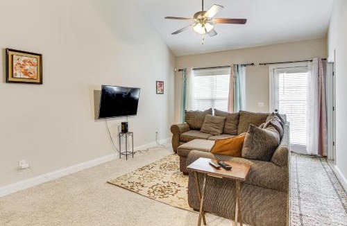 Grovetown House | 7 Mi to Dtwn Augusta: Townhome Near Shops & Eats!