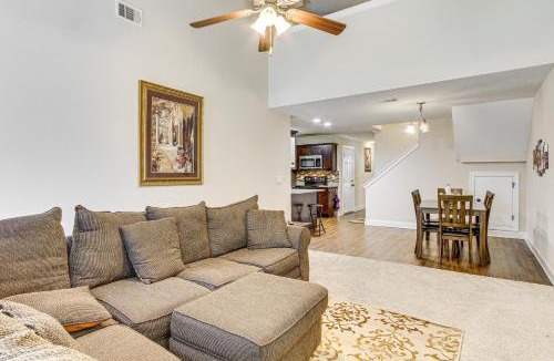 Grovetown House | 7 Mi to Dtwn Augusta: Townhome Near Shops & Eats!