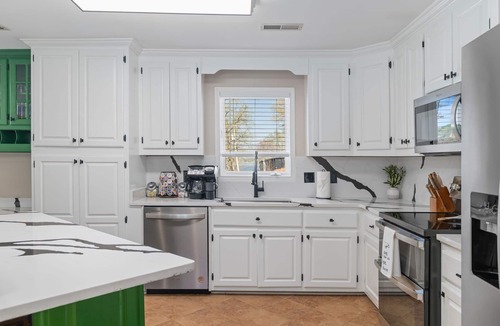 Muscle Shoals House | 7 Min to RTJ Water Toys+ Boat Lift+2 Kitchens+Fish