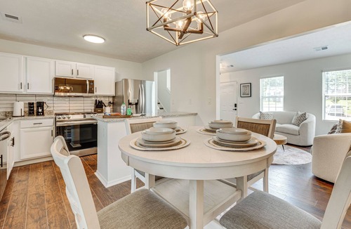 Atlanta House | 8 Mi to Mercedes-Benz: Upscale ATL Gem w/Balcony