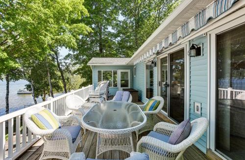 Grawn House | 8 Mi to State Park: Duck Lake Waterfront Home