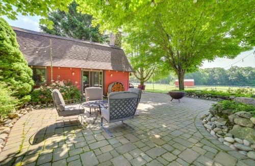 Harbor Springs House | 9 Mi to Boyne Resort! Farmhouse Near Town & Lake