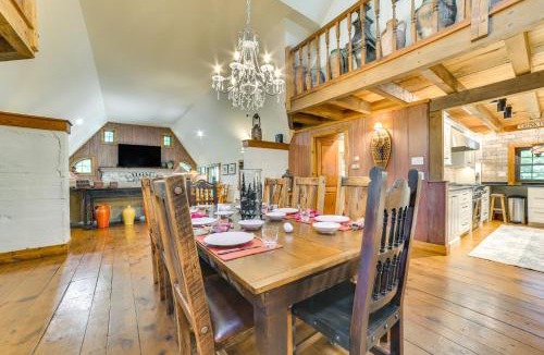 Harbor Springs House | 9 Mi to Boyne Resort! Farmhouse Near Town & Lake