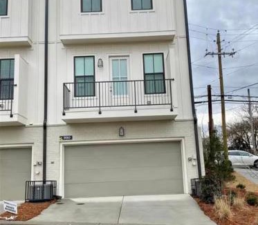 Westside House | 990 luxury townhome