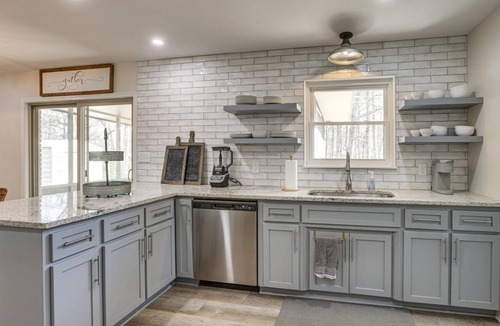 Fultondale House | 9mi to UAB & Birmingham, firepit, bottle of wine, 5 mi to Bill Noble Park, Pets