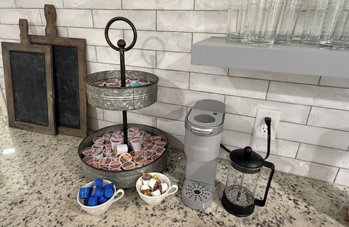 Fultondale House | 9mi to UAB & Birmingham, firepit, bottle of wine, 5 mi to Bill Noble Park, Pets