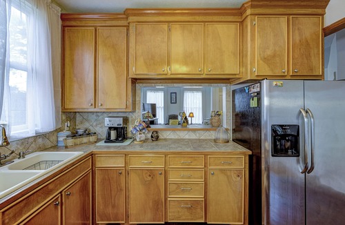 Vicksburg Cottage | A charming cottage nestled in the historic Fostoria Neighborhood.