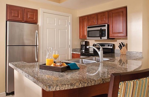 Williamsburg Villa | A great family resort close to parks. Golf/restaurants on-site