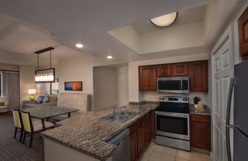 Williamsburg Villa | A great family resort close to parks. Golf/restaurants on-site