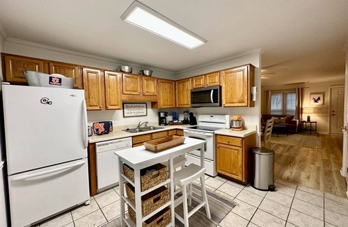 Auburn Condo | A quick 1/2 block from campus perfect location WALK to Football Games