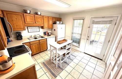 Auburn Condo | A quick 1/2 block from campus perfect location WALK to Football Games