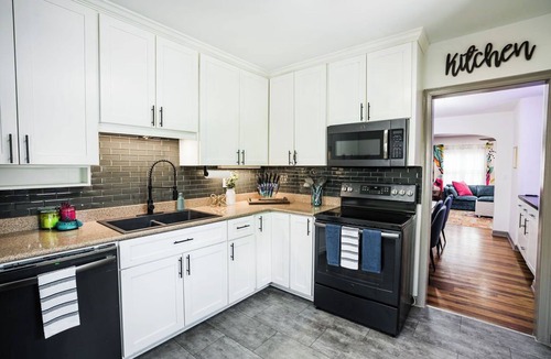 Sanford House | A Sunshine Villa - Pool, Mini Golf, Arcade and Fire Pit!