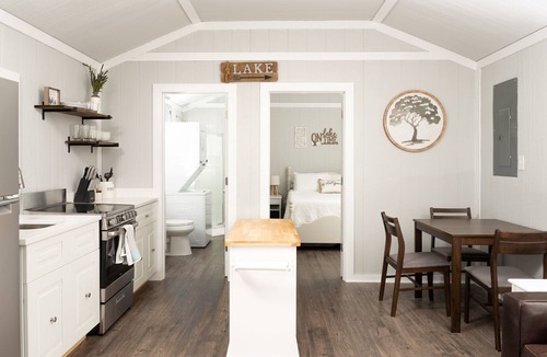 Crane Hill House | A tranquil Tiny House on Lewis Smith Lake