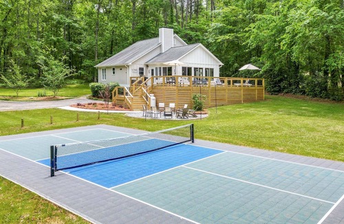 Milledgeville House | Admiral's Retreat | Pickleball Court, Dock, & Game Room!